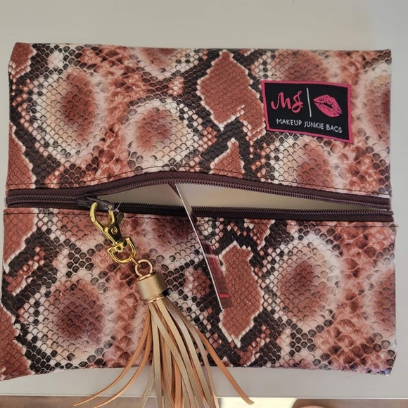 BNWT  Vegan Snakeskin Print Make up Junkie size small - Picture 1 of 3